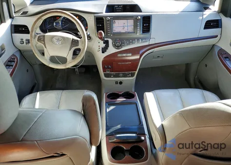 2011 Toyota Sienna Xle z USA, uszkodzony, nr VIN 5TDDK3DC8BS002421